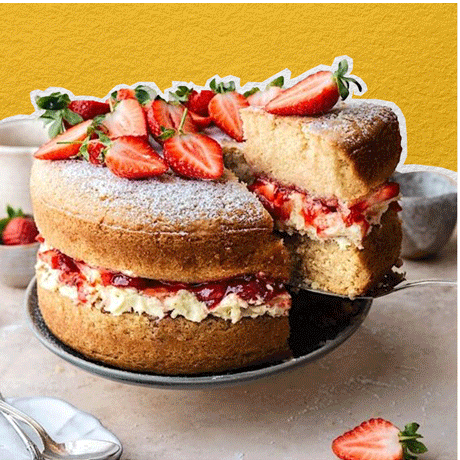 vegan Victoria sponge with strawberries and cream